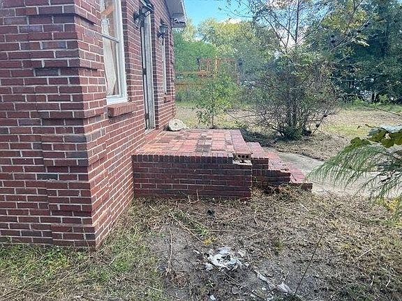 3rd image of 670 Adams Rd