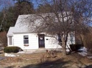 8 Tulip Ln, Greenfield, MA 01301