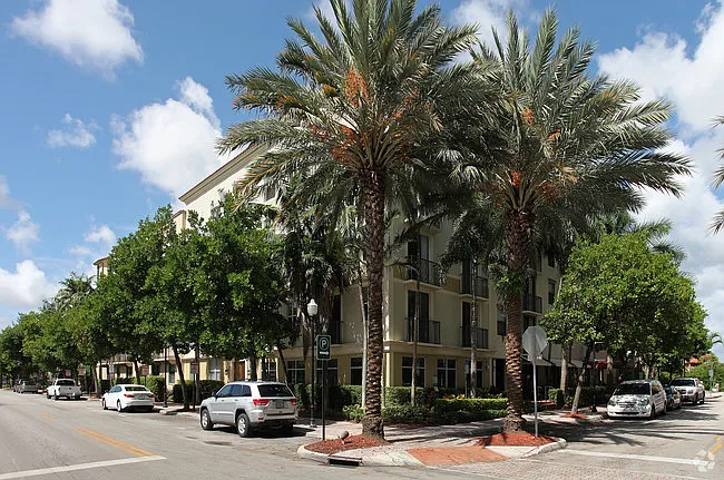 1 bed, 755 sqft, $1,900 — Photo 3