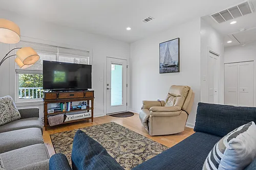 111 Eleanor Ave #ID1473635P Photo 1