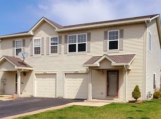 699 S Shannon Dr UNIT 699, Romeoville, IL 60446