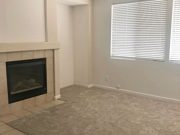 3rd image of 325 Saint Lucia Way