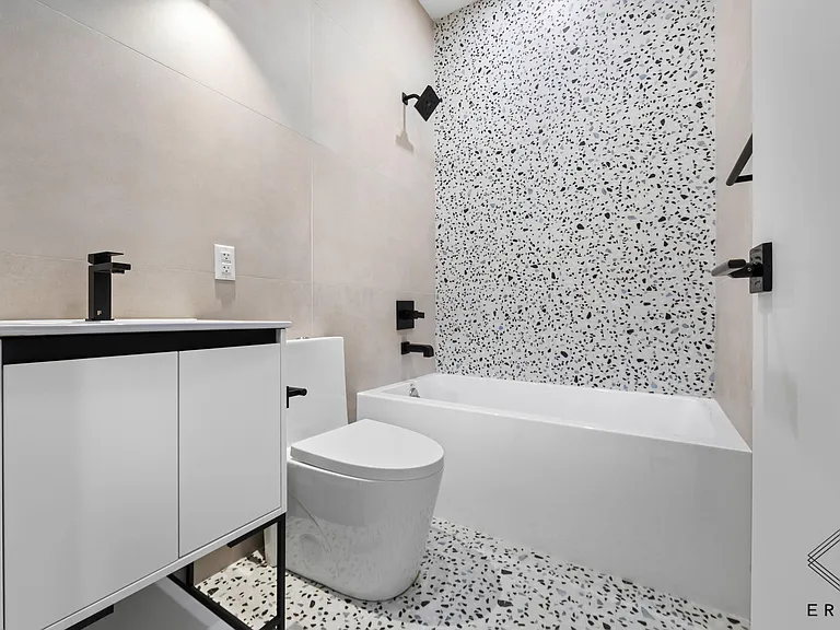 7 Melrose St #4L — Photo 19