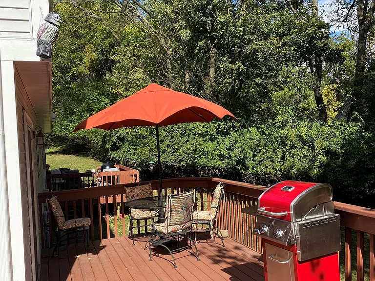 82 Chaucer Ct — Photo 8