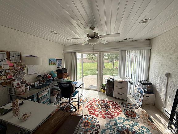 3rd image of 638 Lake Harbor Dr