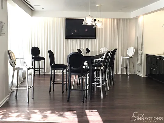 Rented by City Connections Realty | media 18