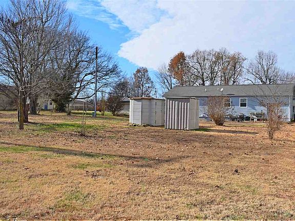 3rd image of 4820 Craven Dr