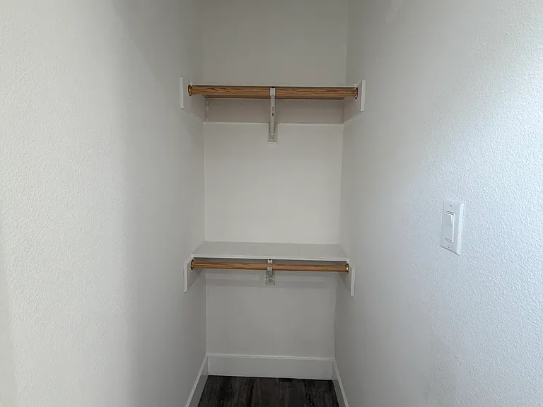 18242 Saticoy St #1 — Photo 10