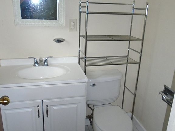 5th image of 1741 Bradshaw Dr