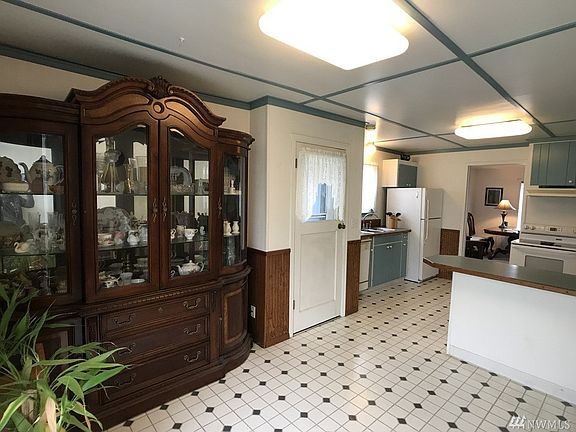 5th image of 1404 Bay Ave