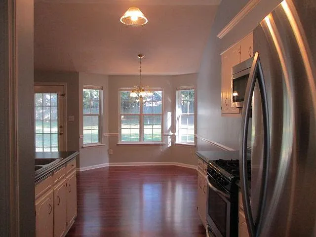 1015 Salford Pl — Photo 12