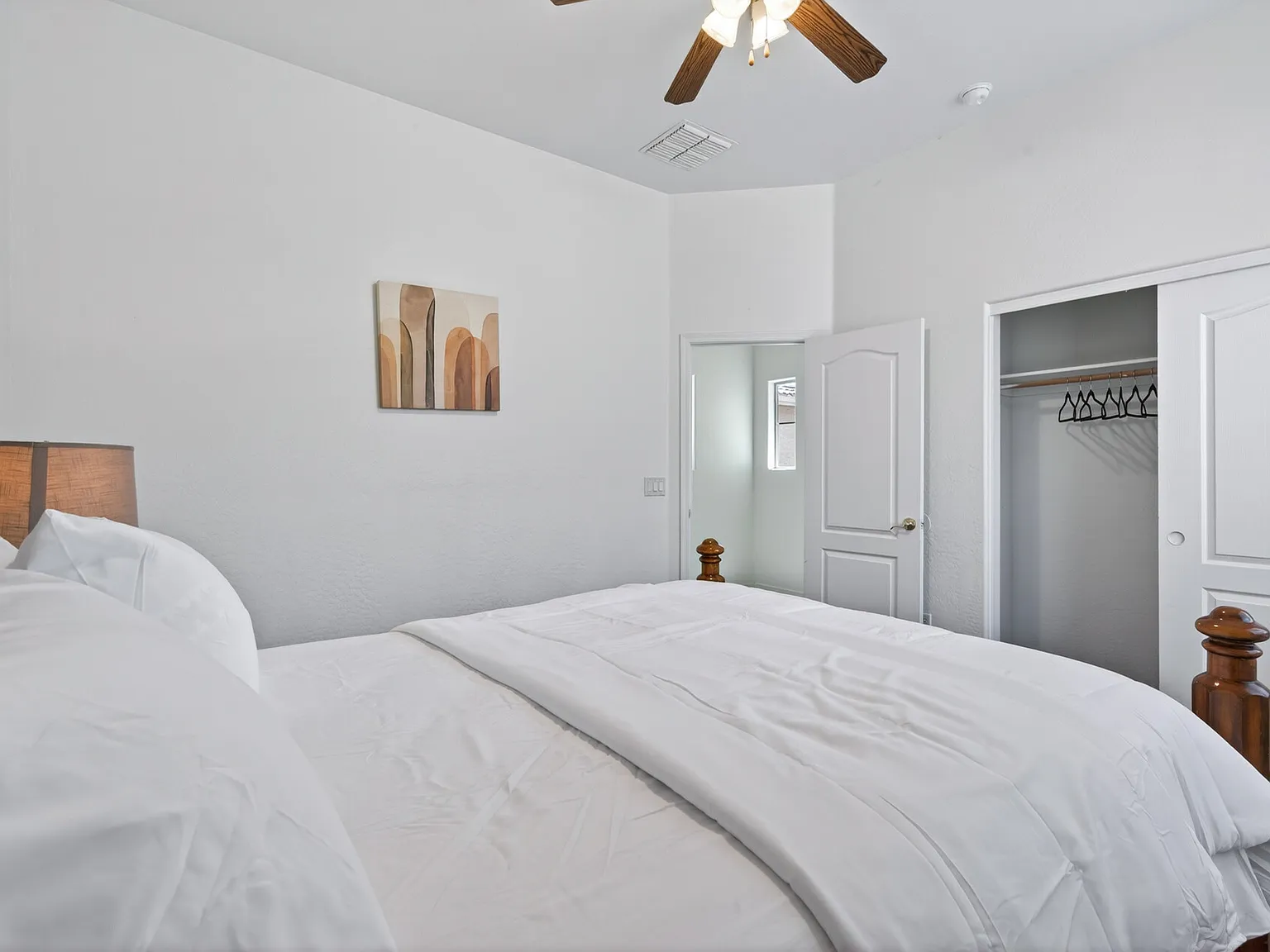 4 bed, 2258 sqft, $4,500 — Photo 4