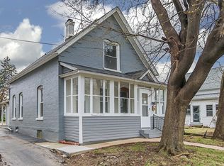478 Jefferson Ave, Elgin, IL 60120