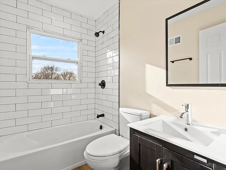 621 Chestnut Street - East — Photo 6