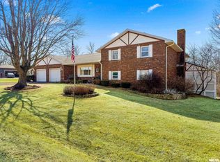 7 Marlee Dr, Canton, IL 61520