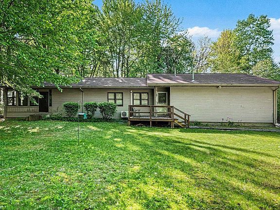 2nd image of 1038 E Freeland Rd