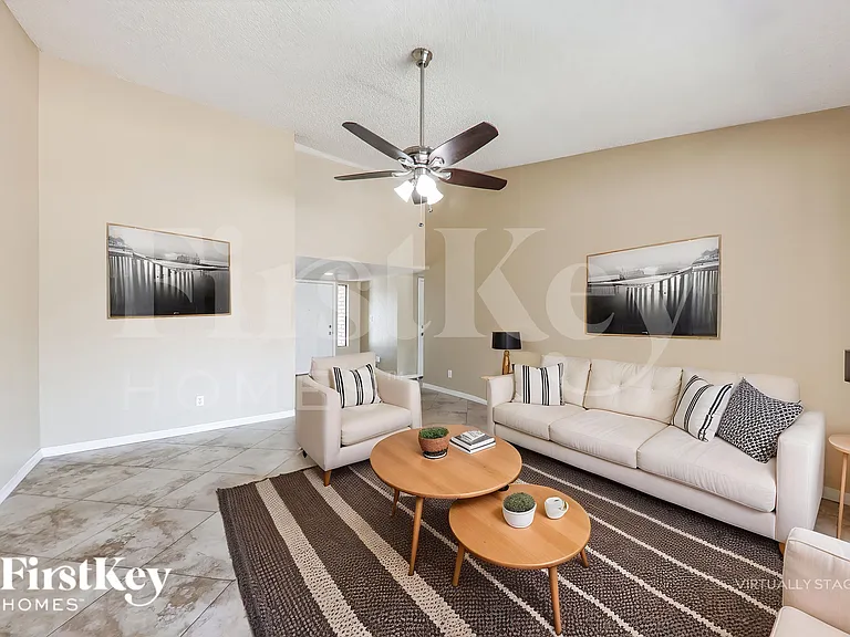 5203 W Sandra Ter — Photo 4