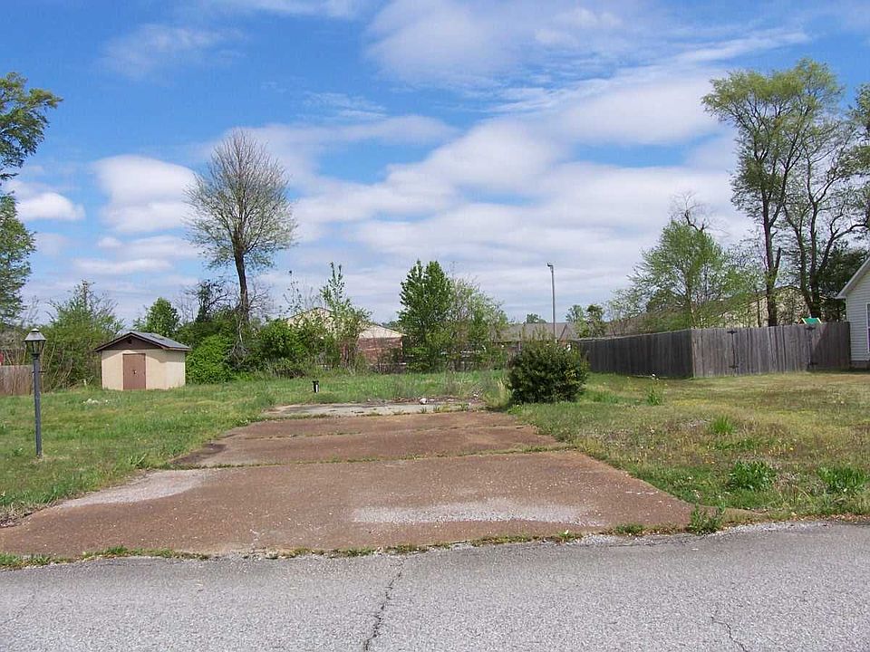 2nd image of 29 Tahlequah Dr