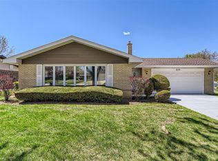 608 Trent Ln, Schaumburg, IL 60193
