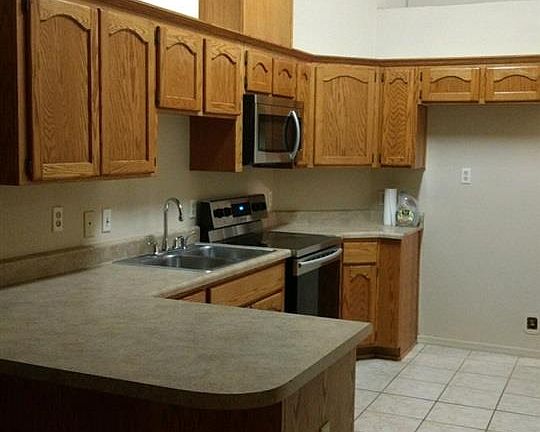 2nd image of 1411 E Los Olivos Dr