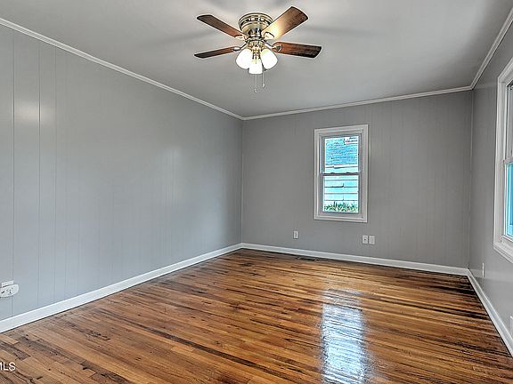 5th image of 1711 E Fairview Ave