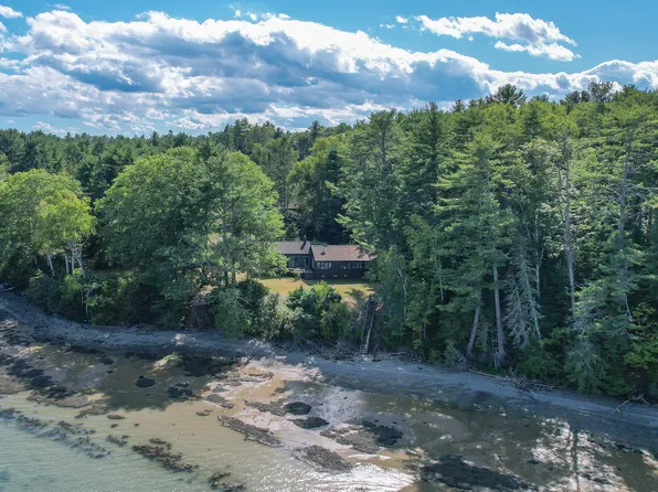 32 Taunton Keep, Hancock, ME 04640
