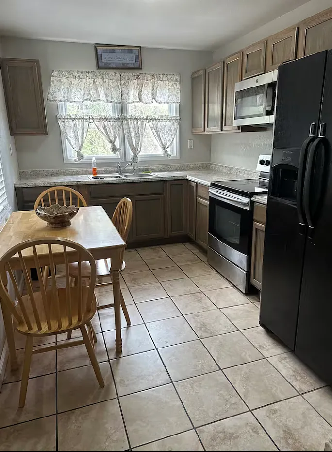 880 Elwood Dr — Photo 4