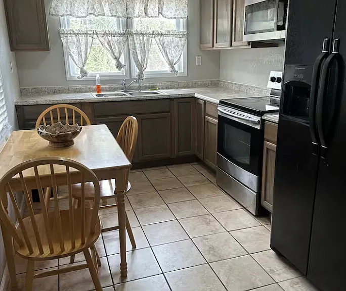 880 Elwood Dr — Photo 4