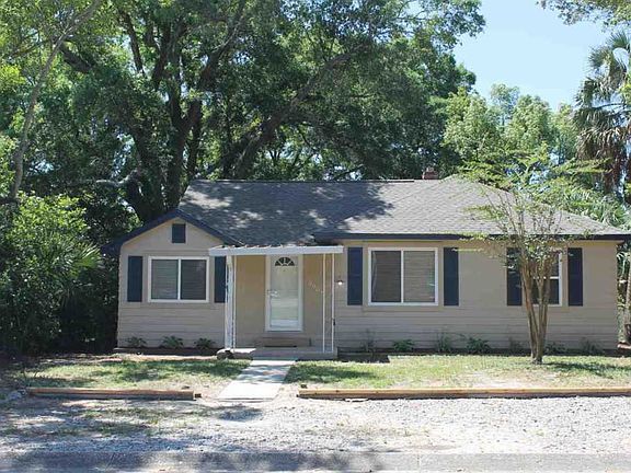 3rd image of 3007 E Desoto St