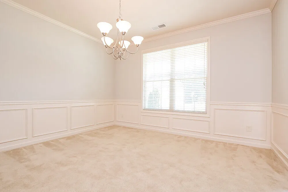 4 bed, 2.5 bath, 2216 sqft, $2,540 — Photo 3