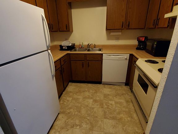 3rd image of 109 W 10th St APT 2B