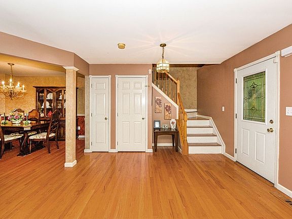 5th image of 21 Black Pine St