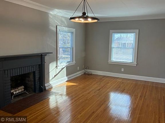 3rd image of 1121 9th Ave S