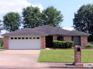 1917 Inglewood St, Henderson, TX 75654