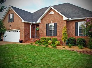 658 Community Ct, Gallatin, TN 37066