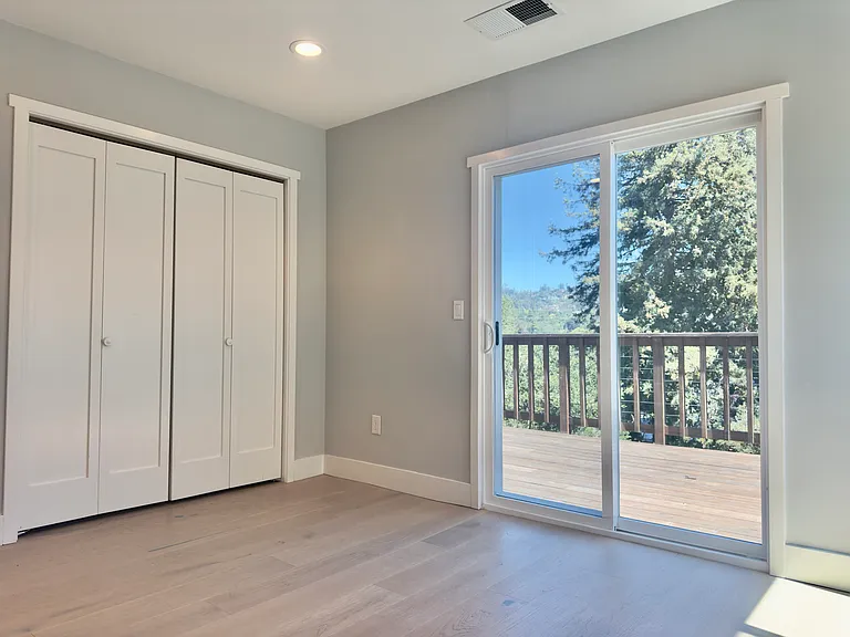 914 Everett Ave — Photo 54