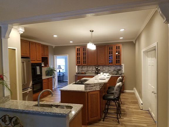 2nd image of 2132 Oak Dr