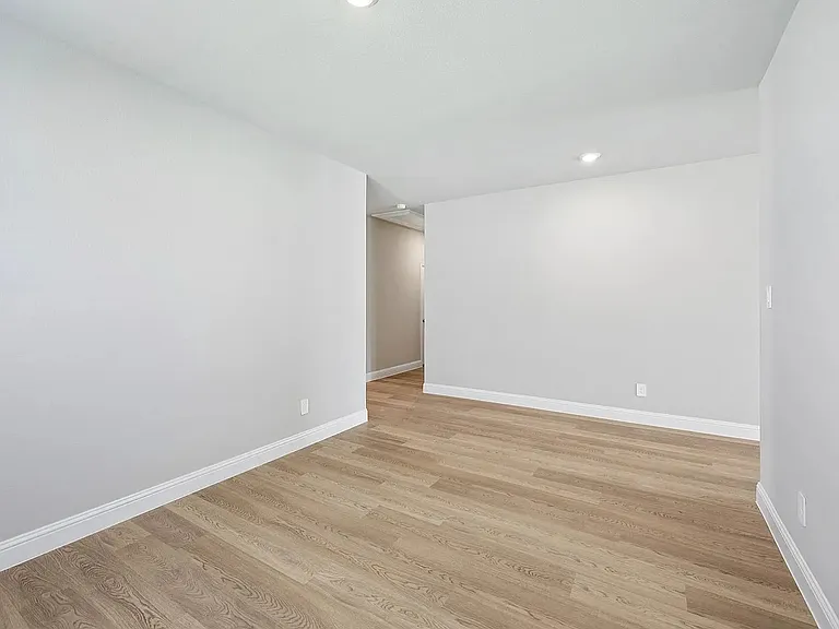 5910 Broadacre Dr — Photo 6