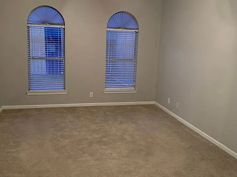 609 Black Oak Dr #122 — Photo 5