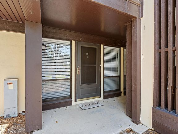 3rd image of 42 Club House Dr APT 101