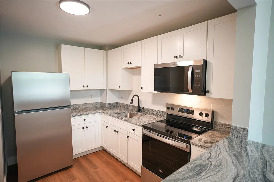 2 bed, 787 sqft, $2,375 — Photo 1