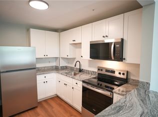 366 Main St APT 105, Warren, RI 02885