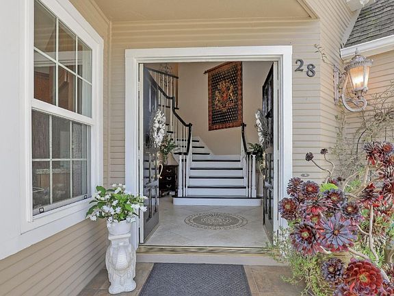 4th image of 28 Pinehurst Ln