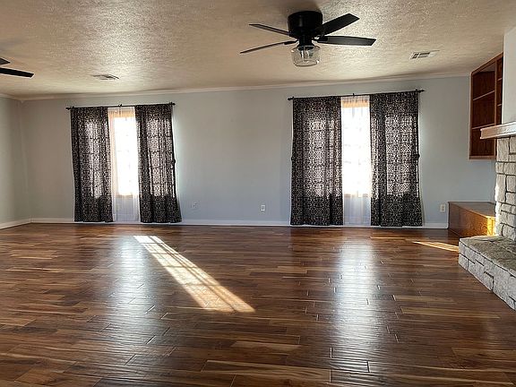 2nd image of 324 Avenue K