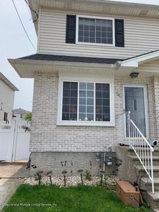 74 Vulcan St, Staten Island, NY, 10305