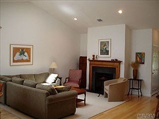 3rd image of 94 Pond View Dr