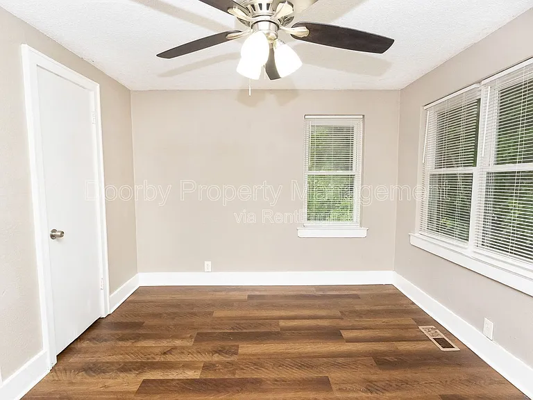 403 Warren St — Photo 12