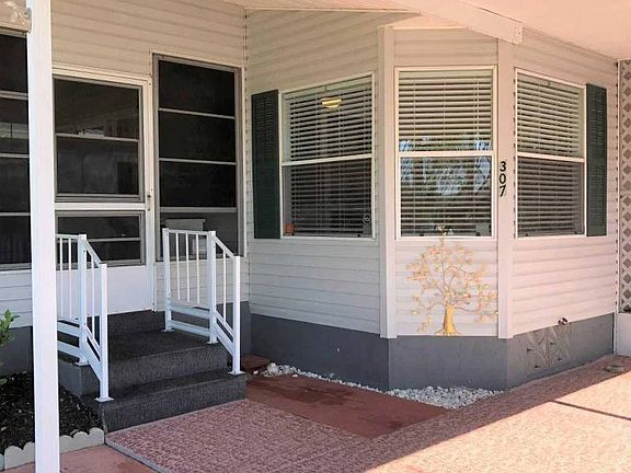 3rd image of 307 Killarney Cay