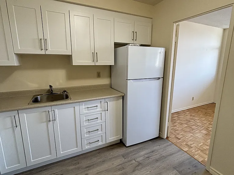 70 McEwen Ave #308 — Photo 7
