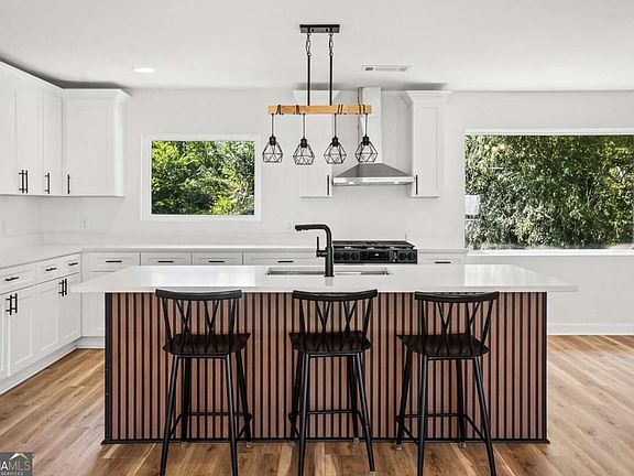 2nd image of 2799 Hermosa Dr